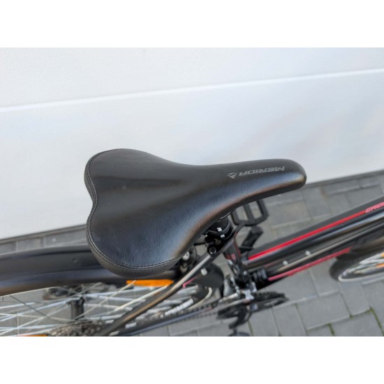 Merida Crossway moteriškas hibridinis dviratis 28" 50 cm