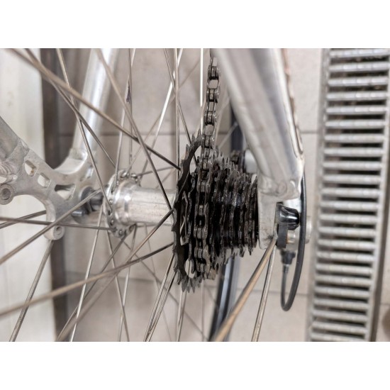 Germatec naudotas vyriskas hibridinis dviratis pilkas aliuminio remas