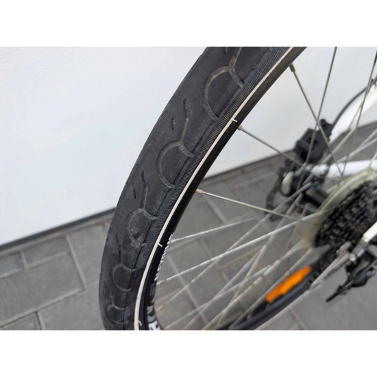 moteriskas-hibridinis-dviratis-merida-striker-28-ratai-19-remas-aliuminis-shimano-alivio