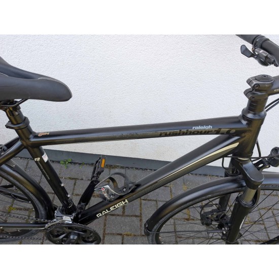 miesto-hibridinis-dviratis-raleigh-rushhour-1-0-28-ratai-shimano-altus-led-apsvietimas