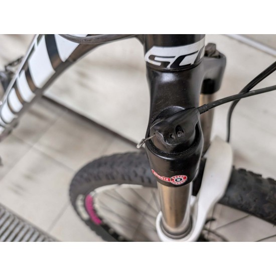 moteriskas-kalnu-dviratis-scott-contessa-27-5-aliuminis-m-dydis-hidrauliniai-stabdziai