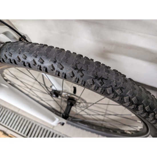 moteriskas-kalnu-dviratis-scott-contessa-27-5-aliuminis-m-dydis-hidrauliniai-stabdziai