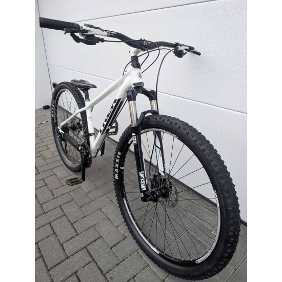 kalnu-dviratis-trek-superfly-5-29-ratai-15-remas-s-dydis-aliuminis-shimano-deore-xt