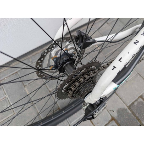 lengvas-paaugliu-kalnu-dviratis-white-xc-260-lite-26-ratai-13-remas-shimano-acera-hidraulika