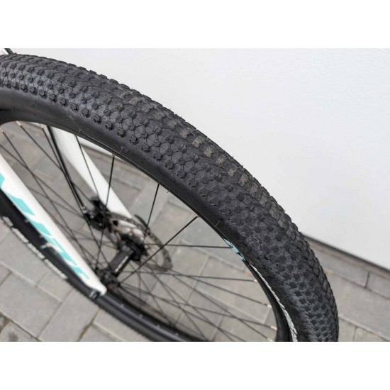 lengvas-paaugliu-kalnu-dviratis-white-xc-260-lite-26-ratai-13-remas-shimano-acera-hidraulika