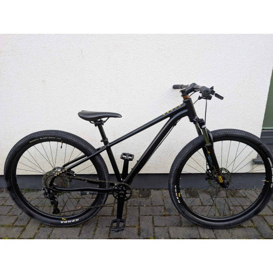 kalnu-dviratis-white-xc-275-pro-27-5-ratai-14-remas-aliuminis-shimano-deore