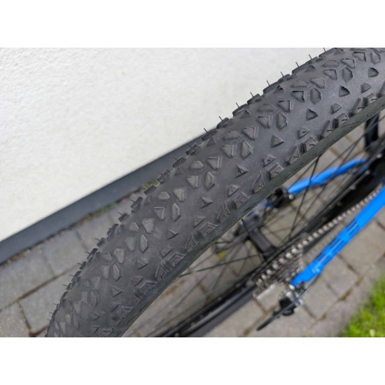 kalnu-dviratis-white-xc-trainer-27-5-ratai-17-remas-shimano-acera-hidraulika-sr-suntour