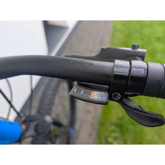 kalnu-dviratis-white-xc-trainer-27-5-ratai-17-remas-shimano-acera-hidraulika-sr-suntour