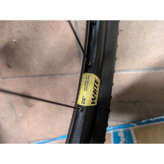 paaugliu-dviratis-white-26-coliu-ratai-aliuminio-remas-shimano-deore-hidrauliniai-stabdziai