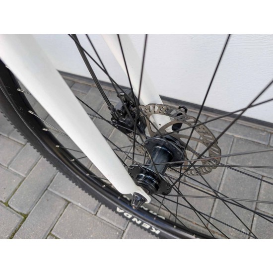 paaugliškas-kalnu-dviratis-white-xc-260-lite-26-ratai-13-remas-aliuminis-shimano-acera