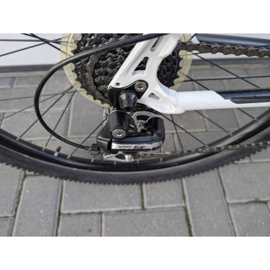 paaugliškas-kalnu-dviratis-white-xc-260-lite-26-ratai-13-remas-aliuminis-shimano-acera