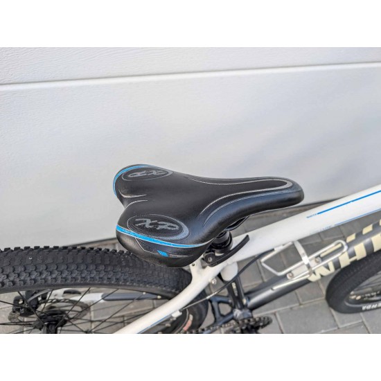 paaugliškas-kalnu-dviratis-white-xc-260-lite-26-ratai-13-remas-aliuminis-shimano-acera