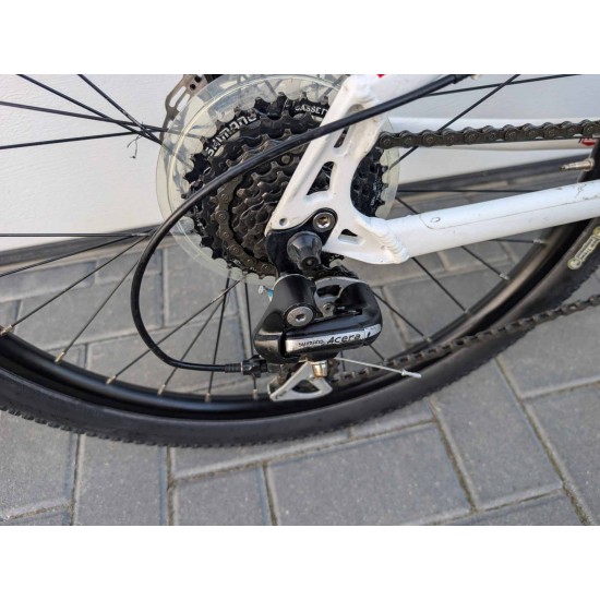 paaugliškas-dviratis-white-bikes-24-ratai-aliuminis-remas-shimano-acera