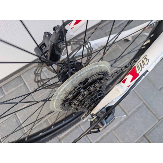 paaugliškas-dviratis-white-bikes-24-ratai-aliuminis-remas-shimano-acera