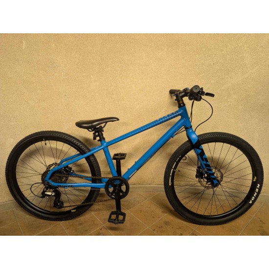 paaugliskas-dviratis-white-xc240-lite-24-aliuminis-shimano-altus-hidrauliniai