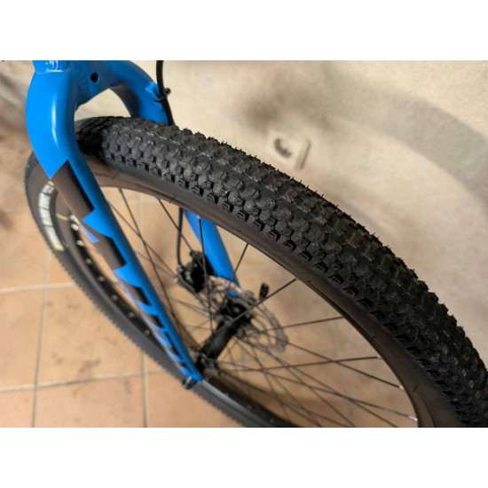 paaugliskas-dviratis-white-xc240-lite-24-aliuminis-shimano-altus-hidrauliniai