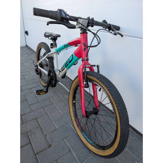 naudotas-lengvas-vaikiskas-dviratis-xeon-xcr-jr-20-ratai-aliuminis-remas-9kg