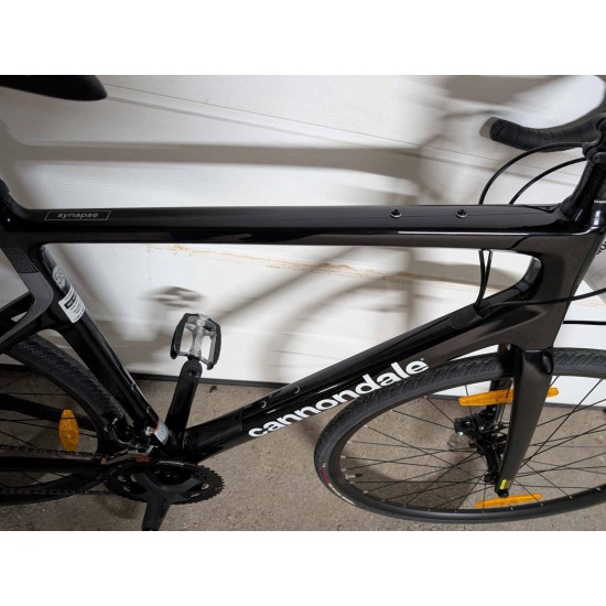 anglies-pluosto-plento-dviratis-cannondale-synapse-carbon-4-jet-black-shimano-tiagra-hidraulika
