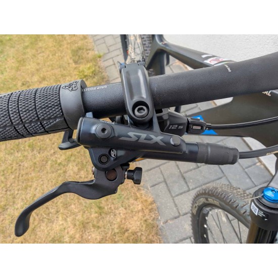 anglies-pluosto-kalnu-dviratis-ghost-lector-sf-essential-lc-carbon-fox-performance-shimano-xt