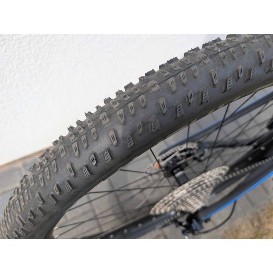 anglies-pluosto-kalnu-dviratis-ghost-lector-sf-essential-lc-carbon-fox-performance-shimano-xt