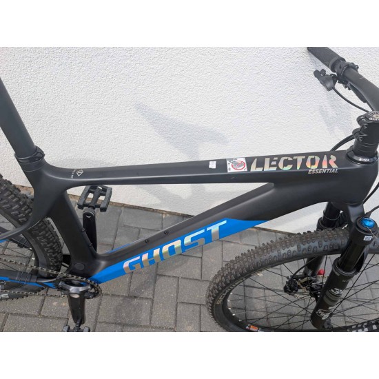 anglies-pluosto-kalnu-dviratis-ghost-lector-sf-essential-lc-carbon-fox-performance-shimano-xt