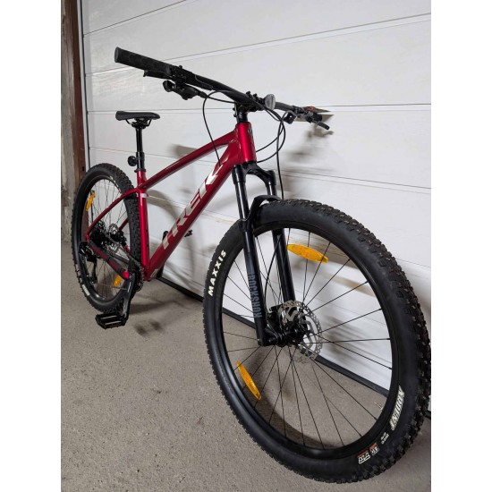 kalnu-dviratis-trek-marlin-sram-sx-eagle-12-pavaru-rockshox-judy-silver-maxxis