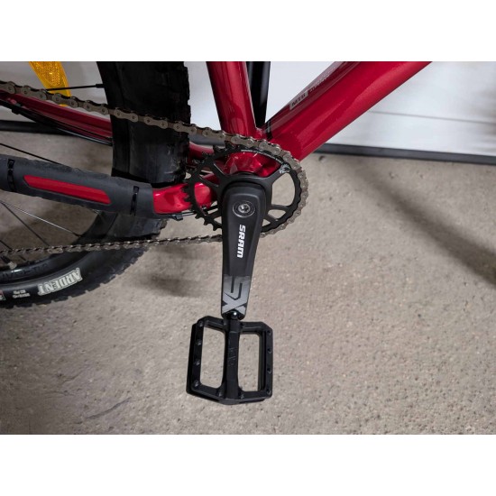kalnu-dviratis-trek-marlin-sram-sx-eagle-12-pavaru-rockshox-judy-silver-maxxis