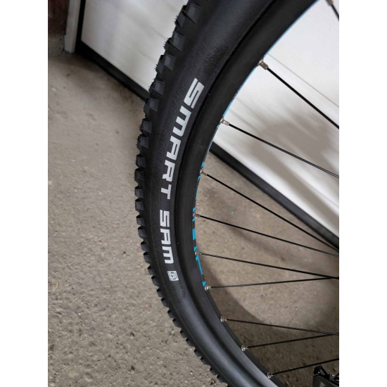 kalnu-mtb-dviratis-cube-aim-race-hidrauliniai-stabdziai-vidinis-trosu-pravedimas-tapered