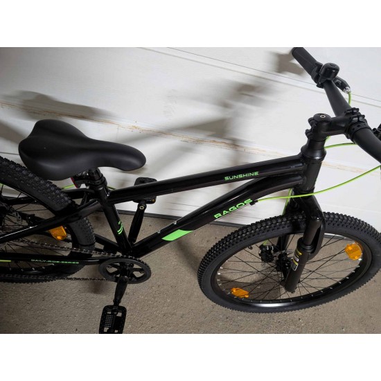 paaugliškas-kalnu-dviratis-romet-rambler-ragos-dirt-24-ratai-33cm-aliuminis-remas-juodas-zalias