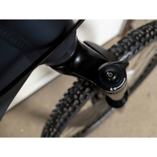 kalnu-mtb-dviratis-umit-solaris-xc-hyd-29-ratai-aliuminis-remas-shimano-br-mt200-hidraulika
