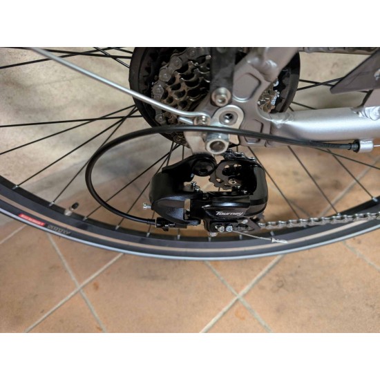 baltas-miesto-dviratis-28-ratai-18-remas-aliuminis-shimano-tourney-mitas-padangos